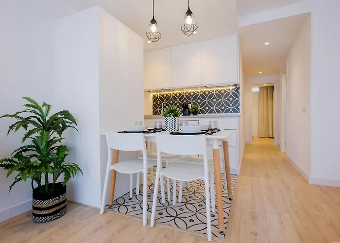 Stylish & Modern 2 Bedroom Apartment In Olympia Playa Las Americas